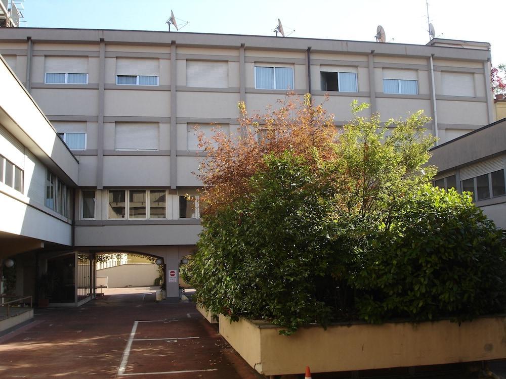 Augustus Hotel Biella Extérieur photo