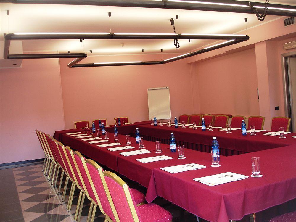 Augustus Hotel Biella Extérieur photo
