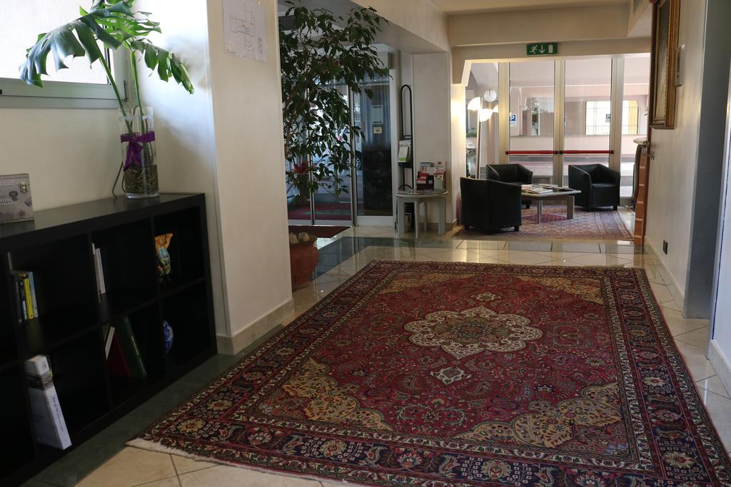 Augustus Hotel Biella Extérieur photo