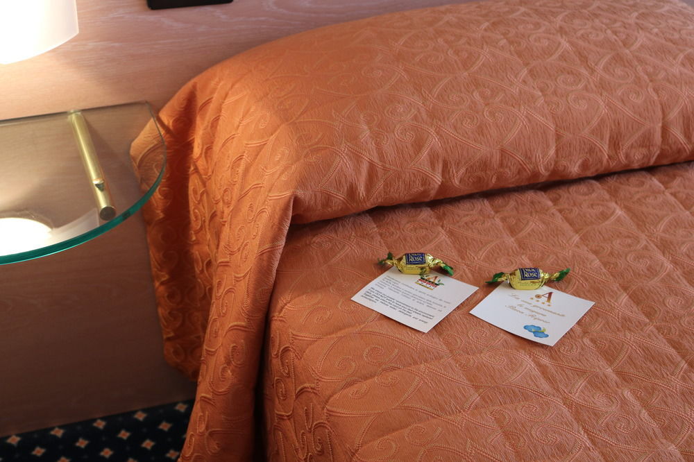 Augustus Hotel Biella Extérieur photo