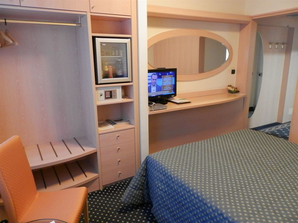 Augustus Hotel Biella Extérieur photo