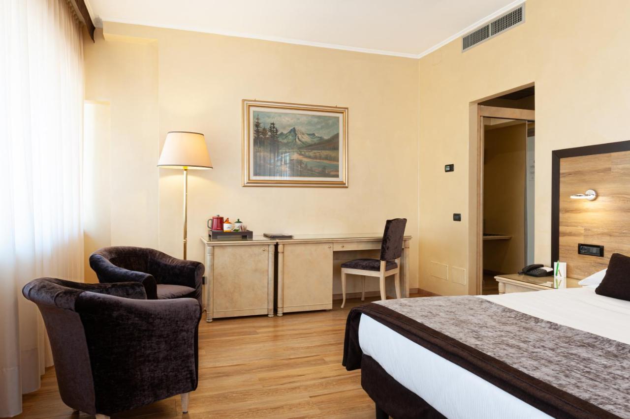 Augustus Hotel Biella Extérieur photo