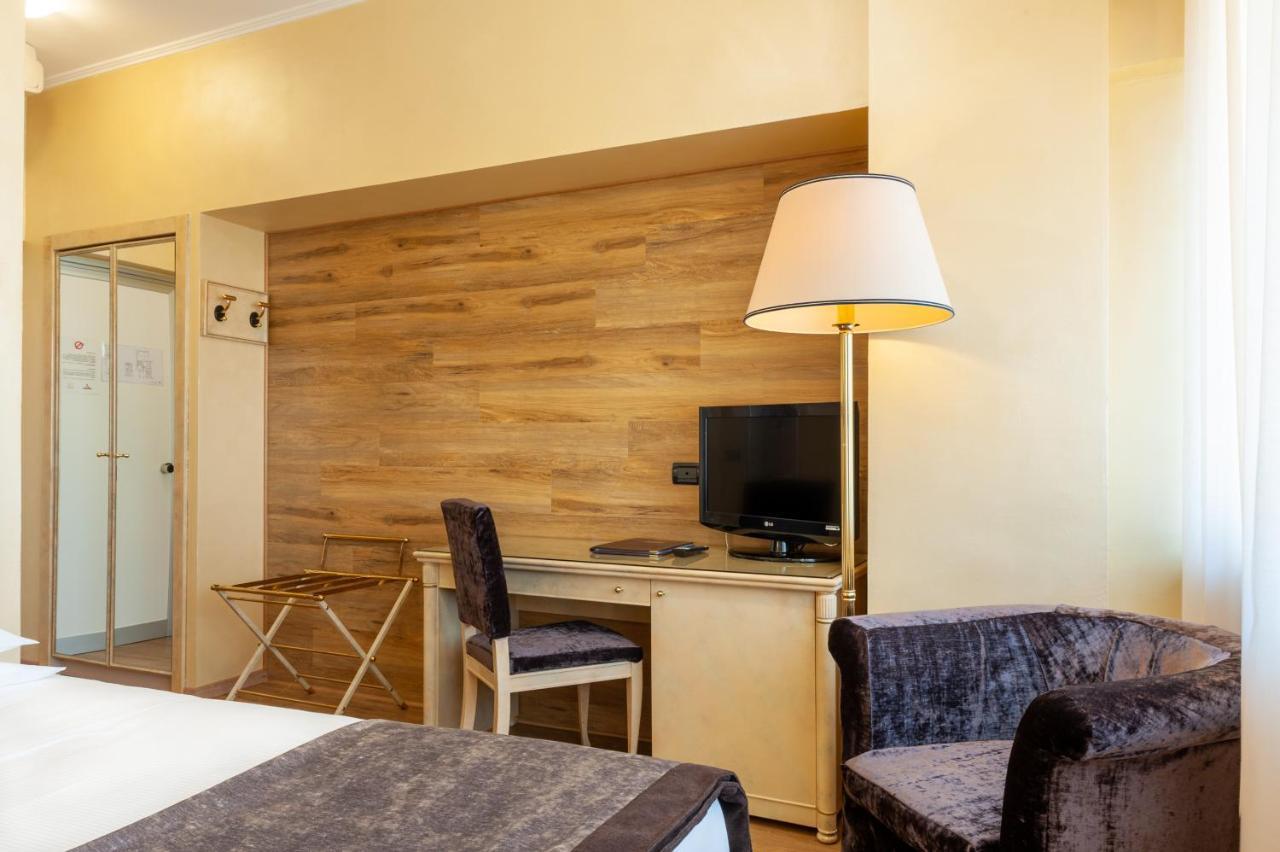 Augustus Hotel Biella Extérieur photo