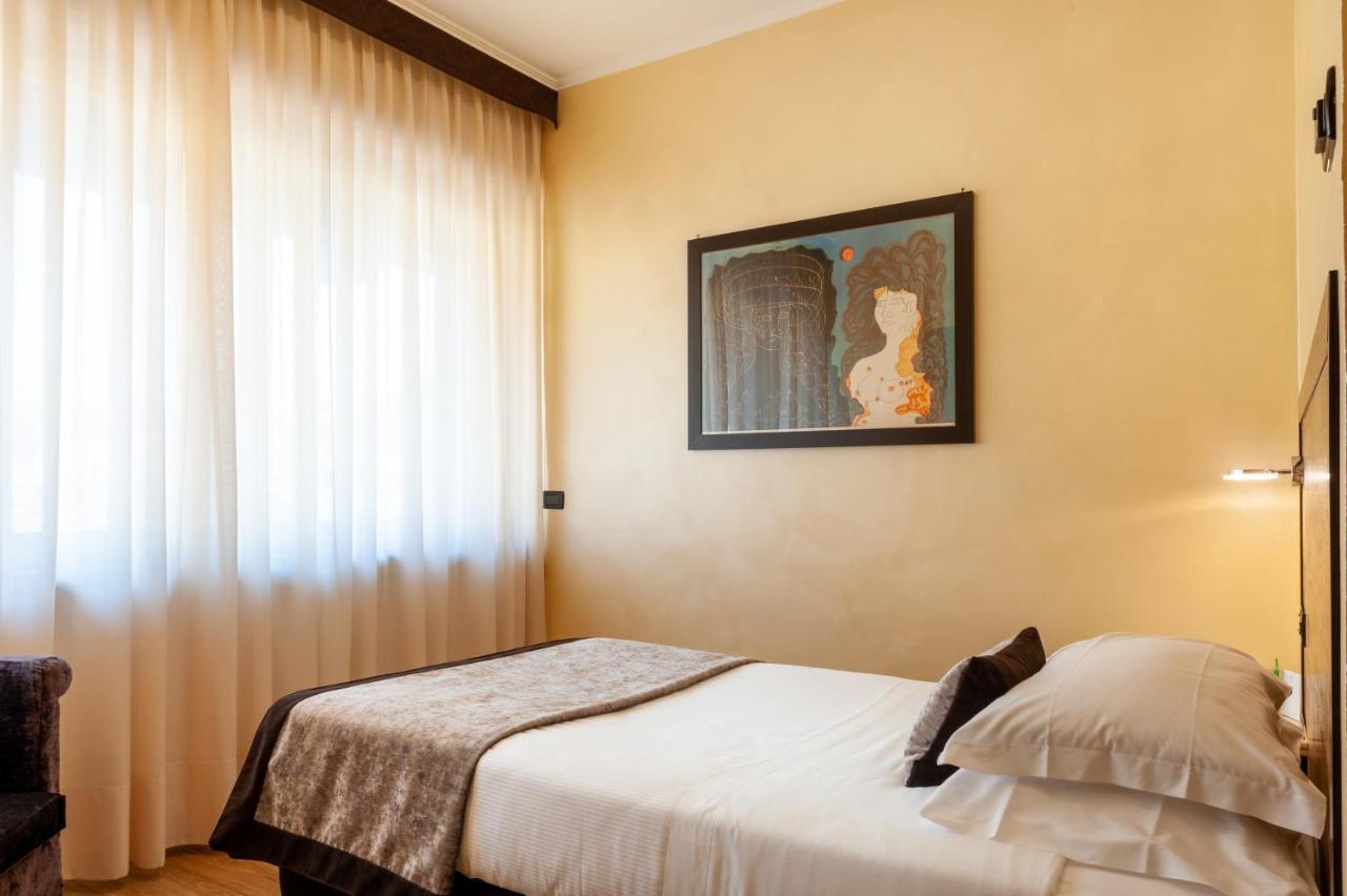 Augustus Hotel Biella Extérieur photo